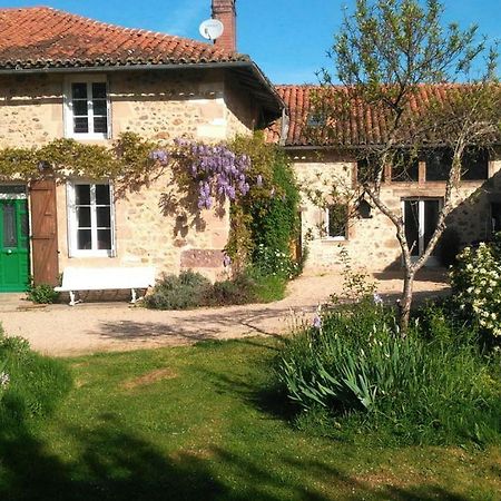 Les Trois Chenes Bed and Breakfast Videix Exteriör bild