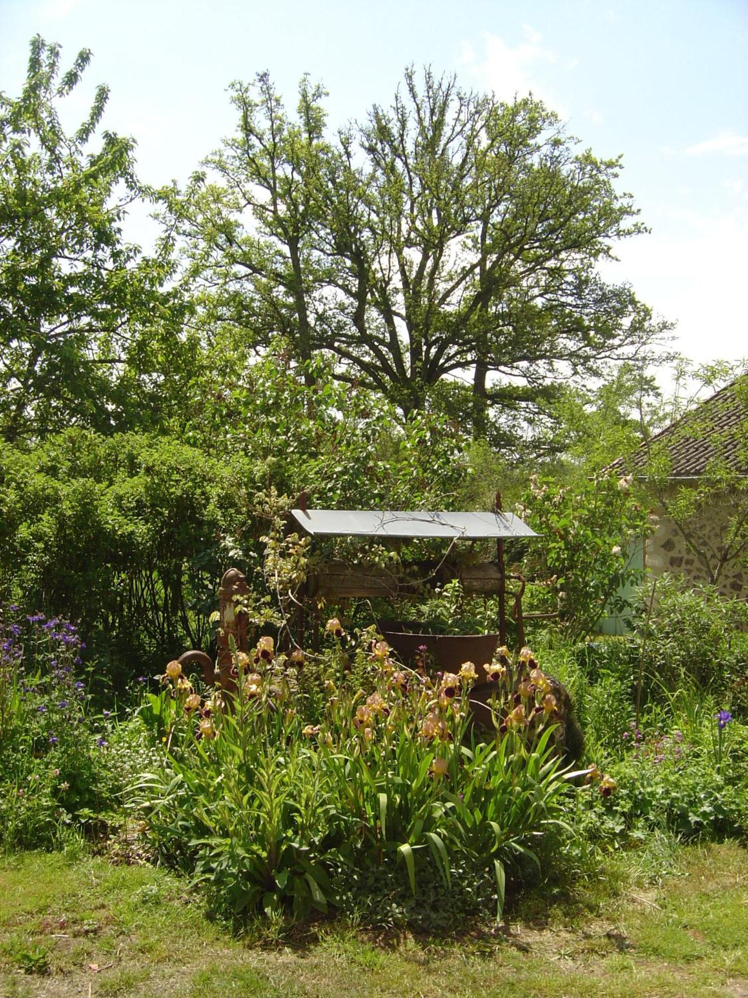 Les Trois Chenes Bed and Breakfast Videix Exteriör bild
