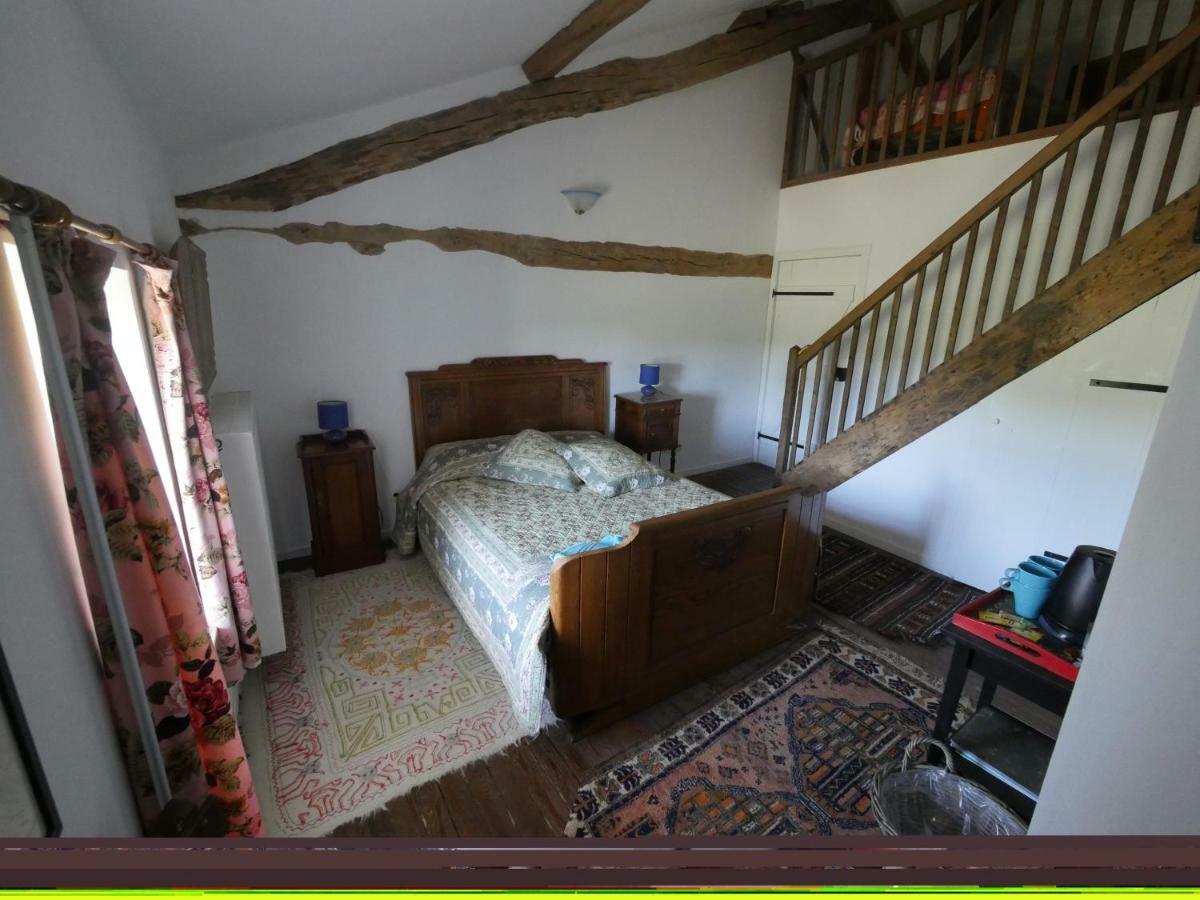 Les Trois Chenes Bed and Breakfast Videix Exteriör bild