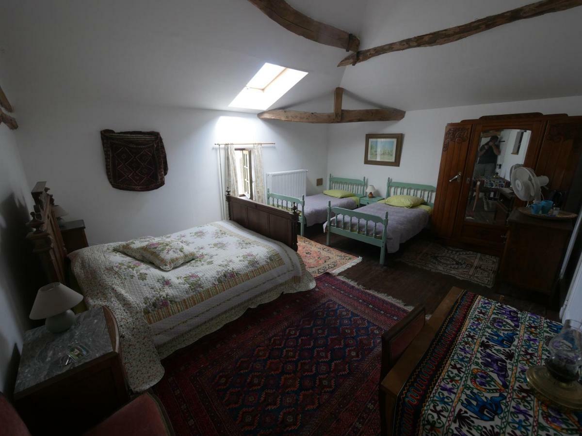 Les Trois Chenes Bed and Breakfast Videix Exteriör bild