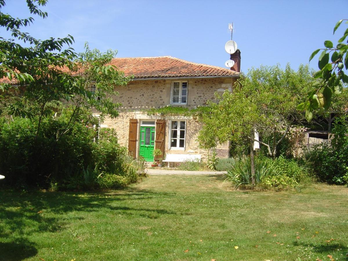 Les Trois Chenes Bed and Breakfast Videix Exteriör bild